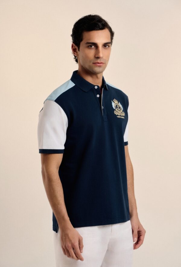 P25H-6173-AZM POLO VALECUATRO TRICOLOR AZUL MARINO - Imagen 2