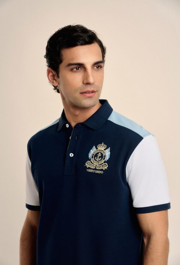 P25H-6173-AZM POLO VALECUATRO TRICOLOR AZUL MARINO - Imagen 4