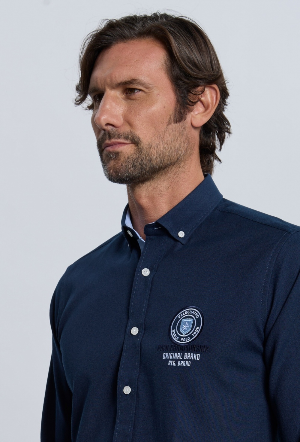 P25H-6348-AZM Camisa bordada Valecuatro azul marino - Imagen 8