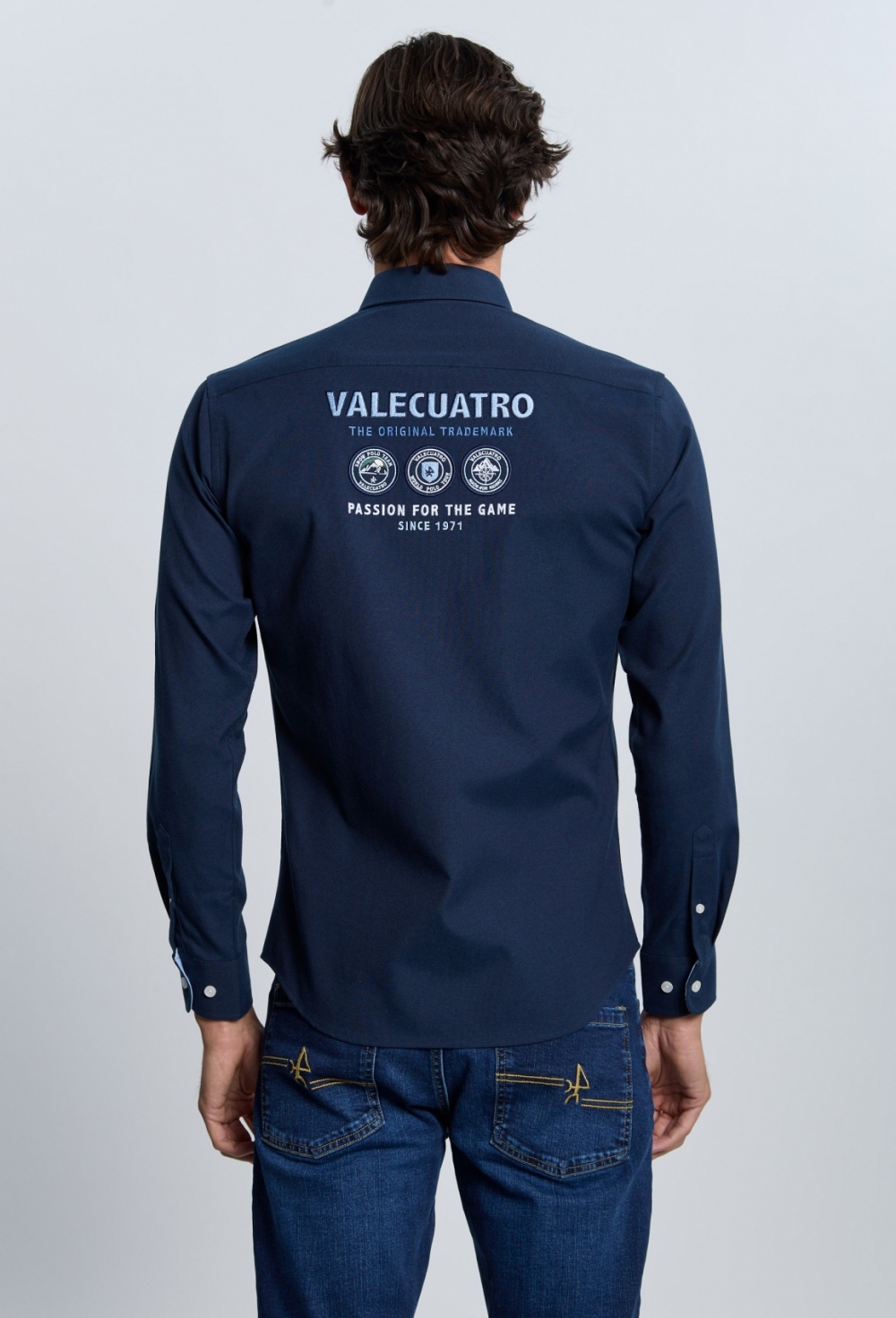 P25H-6348-AZM Camisa bordada Valecuatro azul marino - Imagen 3
