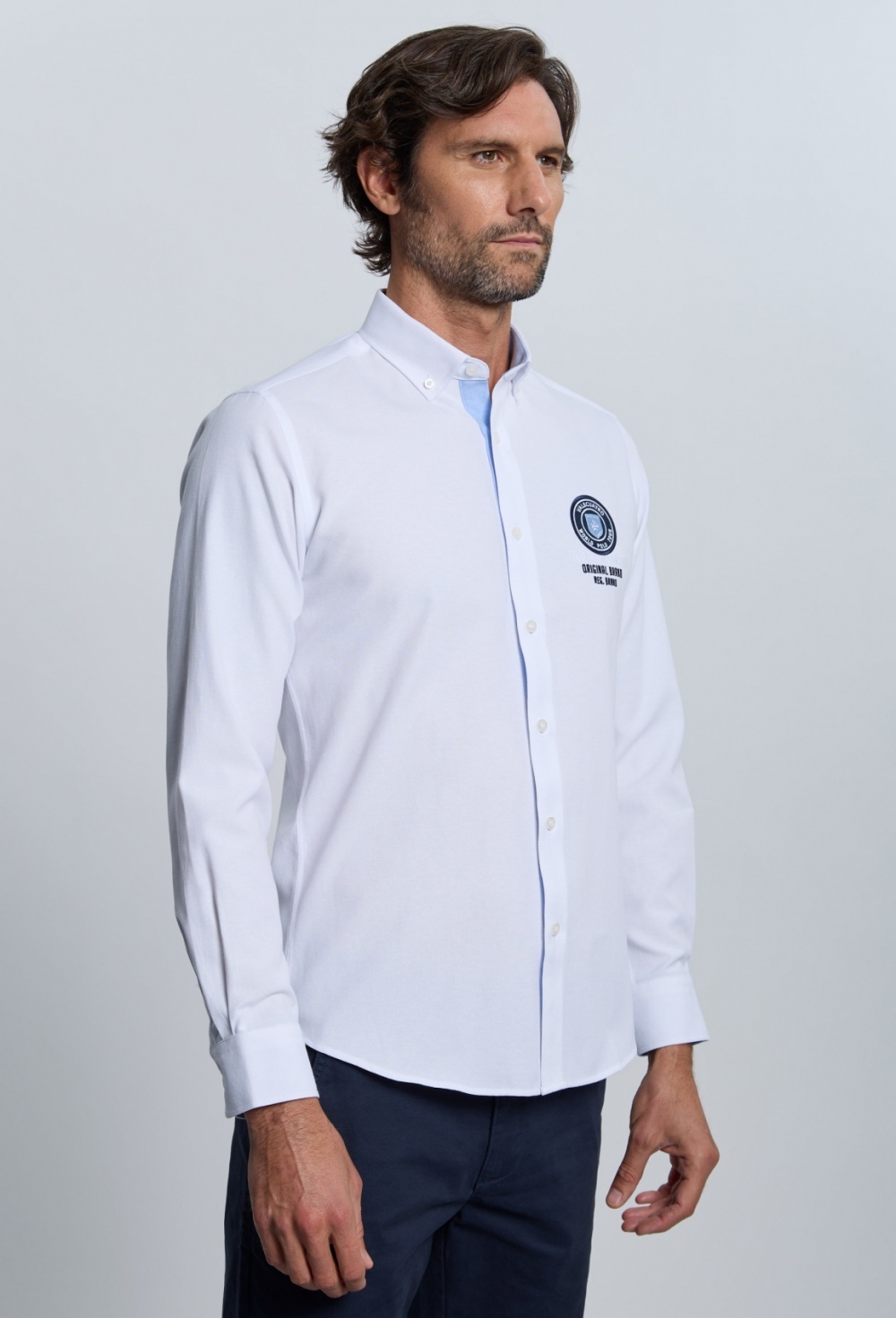 P25H-6349-BL Camisa bordada Valecuatro blanca - Imagen 2