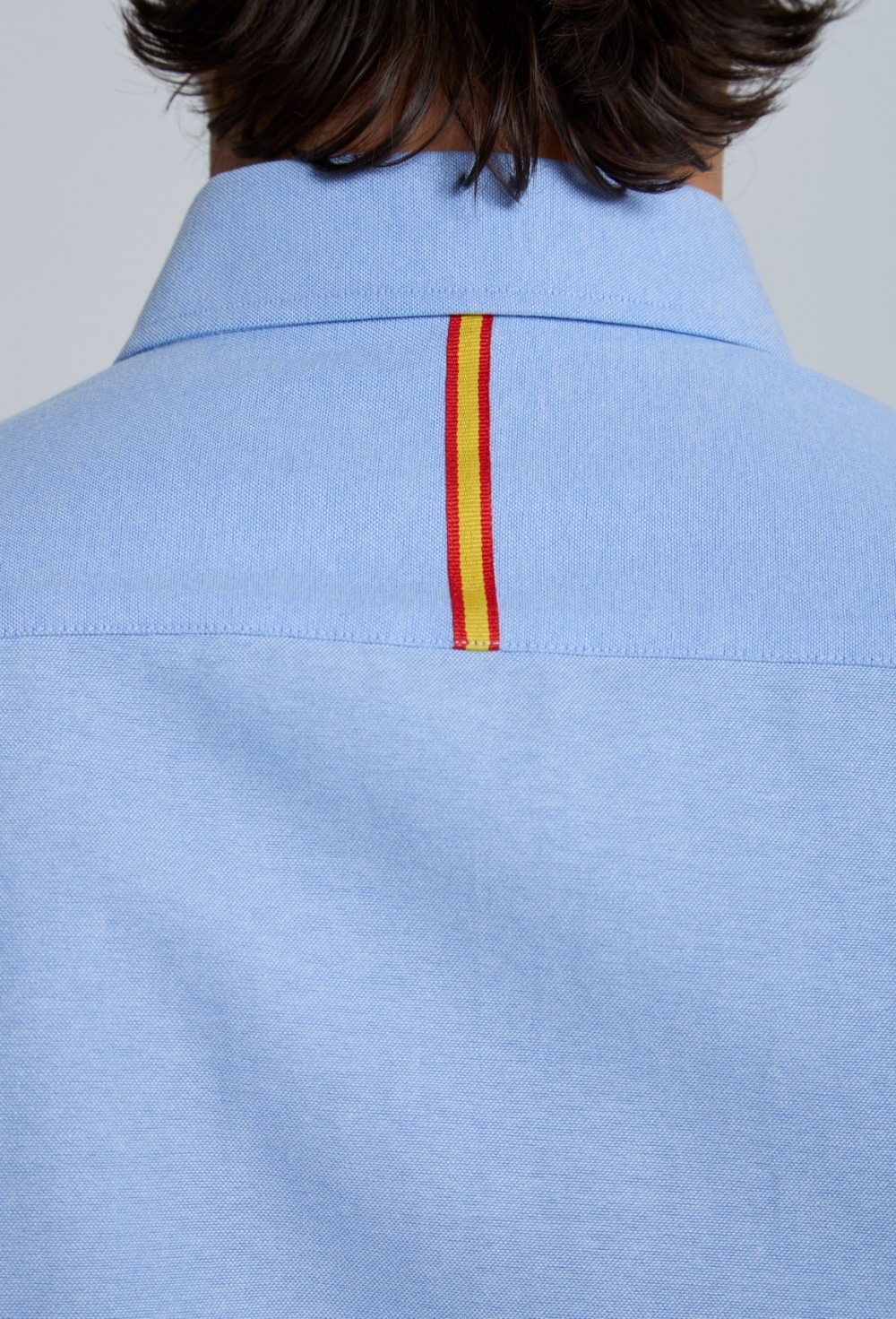 P25H-6350-CEL Camisa bordada Valecuatro España celeste - Imagen 7